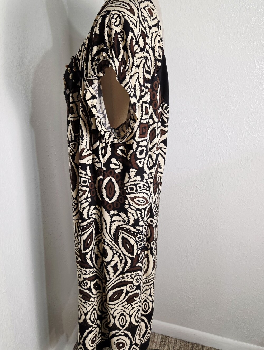 Robbie Bee Black, White & Brown Patterned Midi-Dress, Studded Scoop, Size 24W - Picture 5 of 7